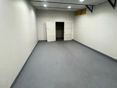 760 sqft Warehouse with Good Height Available in Al quoz 4 - Hot Summer Offer