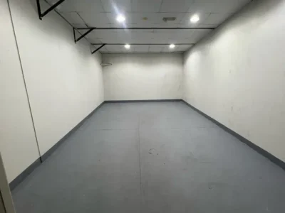 760 sqft Warehouse with Good Height Available in Al quoz 4 - Hot Summer Offer