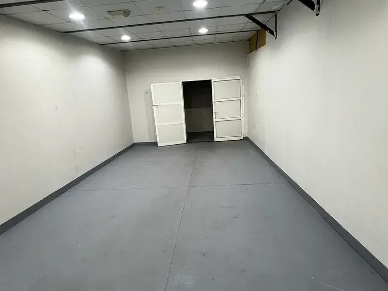 760 sqft Warehouse with Good Height Available in Al quoz 4 - Hot Summer Offer