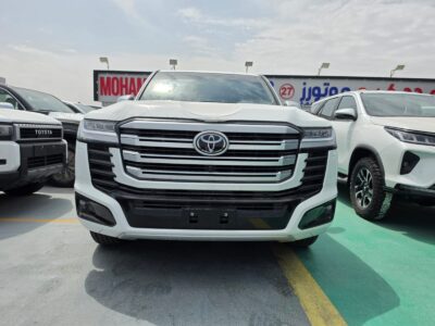 2026 TOYOTA LAND CRUISER LC300 VXS 3.5L Twin Turbo V6 Hybrid Engine White Red SUV