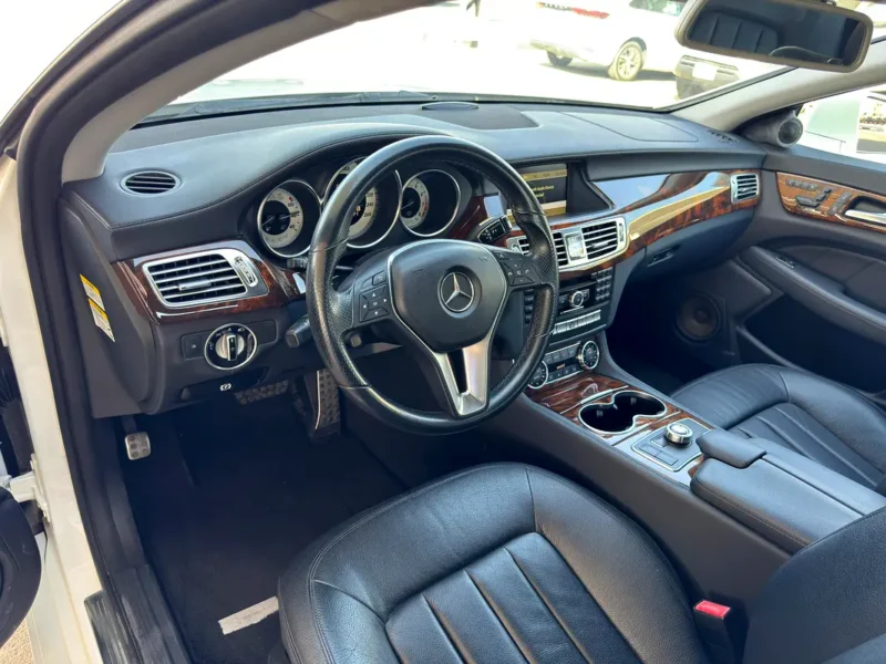 2011 Mercedes-Benz CLS-Class CLS 350 BlueEFFICIENCY 6 Cylinders White Black Sedan