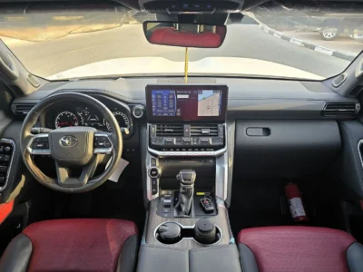 2024 Toyota Land Cruiser VXR 3.5l Twin Turbo 6 Cylinders Engine White Red SUV GCC Specs