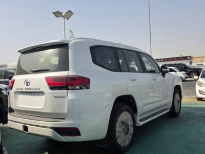 2026 TOYOTA LAND CRUISER LC300 GXR 3.5L Twin Turbo V6 Petrol Engine White Black SUV