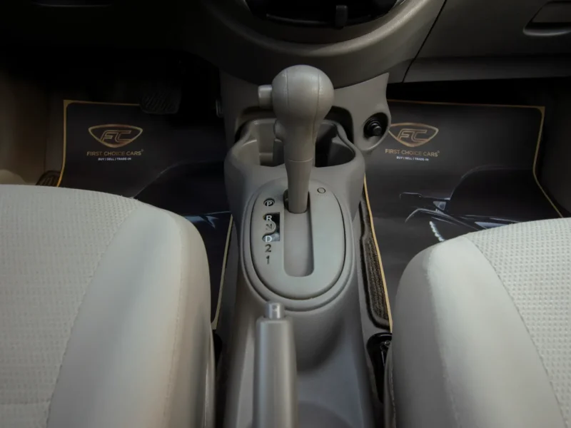 2023 Nissan Sunny SV 1.5 Litres 4 Cylinder Engine Silver Beige GCC Specs
