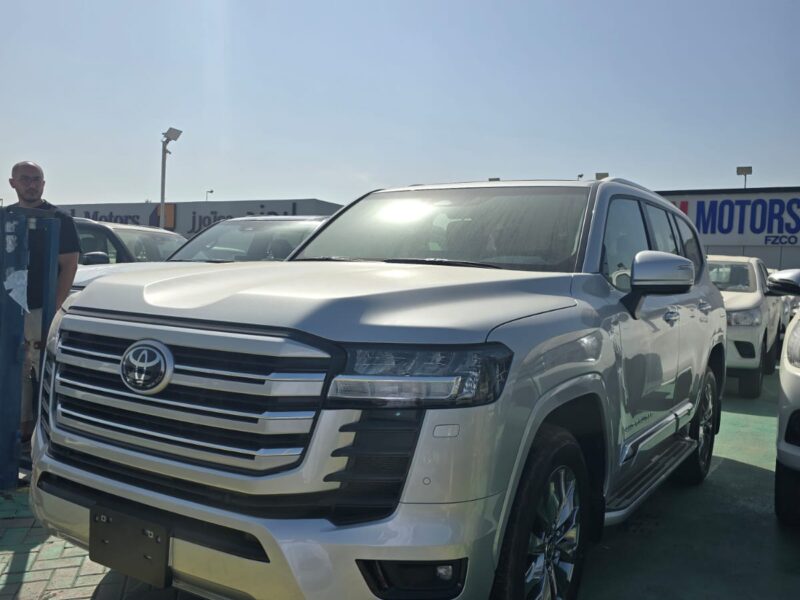 2026 TOYOTA LAND CRUISER LC300 GXR 3.5L Twin Turbo V6 Petrol Engine Silver Black SUV