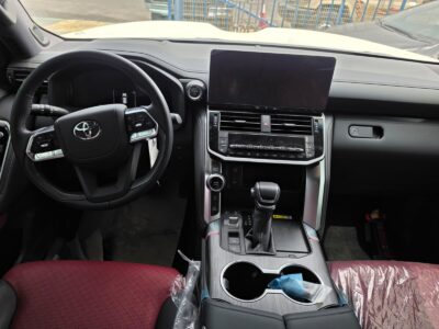 2026 TOYOTA LAND CRUISER LC300 VXS 3.5L Twin Turbo V6 Hybrid Engine White Red SUV