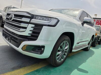 2026 TOYOTA LAND CRUISER LC300 VXS 3.5L Twin Turbo V6 Hybrid Engine White Red SUV
