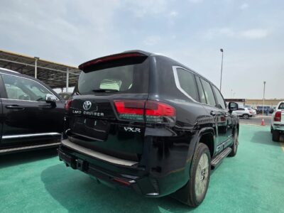 2026 TOYOTA LAND CRUISER LC300 VXR 3.5L Twin Turbo V6 Petrol Engine Black Red SUV