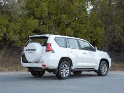 2019 Toyota Prado EXR 4.0 Litres 6 Cylinders Petrol Engine White Beige SUV GCC Specs
