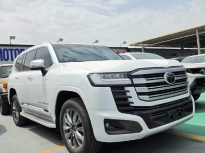 2026 TOYOTA LAND CRUISER LC300 VXS 3.5L Twin Turbo V6 Hybrid Engine White Red SUV