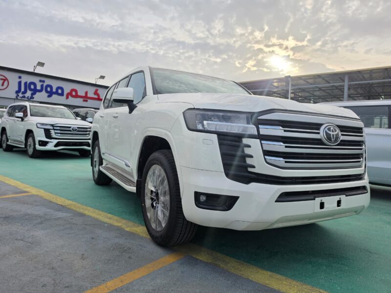2026 TOYOTA LAND CRUISER LC300 GXR 4WD 4.0 Litres V6 Petrol Engine White Beige SUV