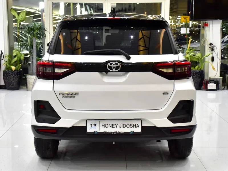 2023 Toyota Raize TURBO G 3 Cylinders Petrol Engine White Black Crossover GCC Specs