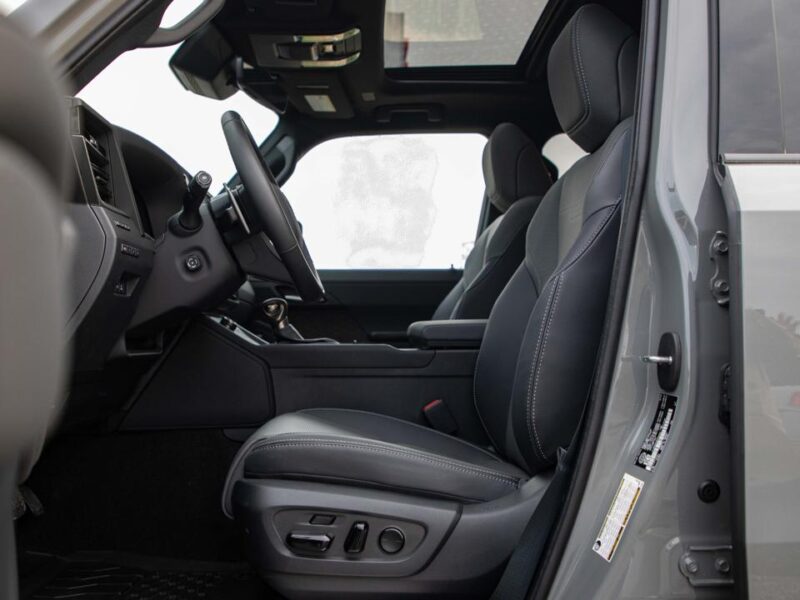 2026 LEXUS GX550 3.4 Litres TWIN TURBO V6 Petrol Engine Grey Black Luxury SUV GCC Specs