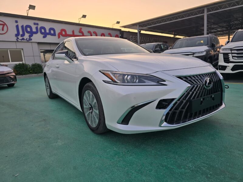 2026 LEXUS ES300h 2.5 Litres 4 Cylinders HYBRID Engine White Silver Sedan GCC Specs