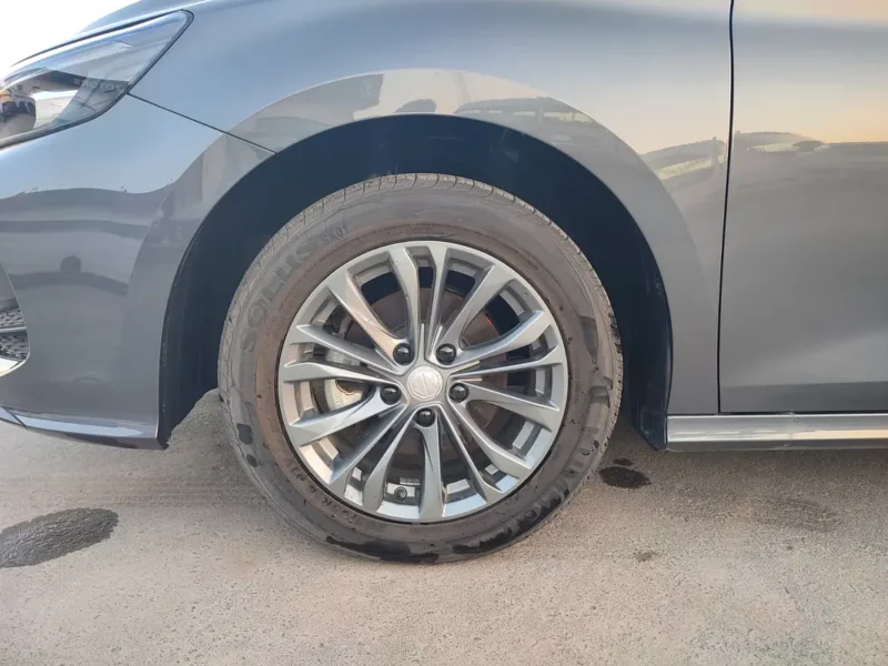 2025 MG MG5 1.5L 180 DVVT 4 Cylinders Petrol Engine Grey Black Sedan GCC Full Option
