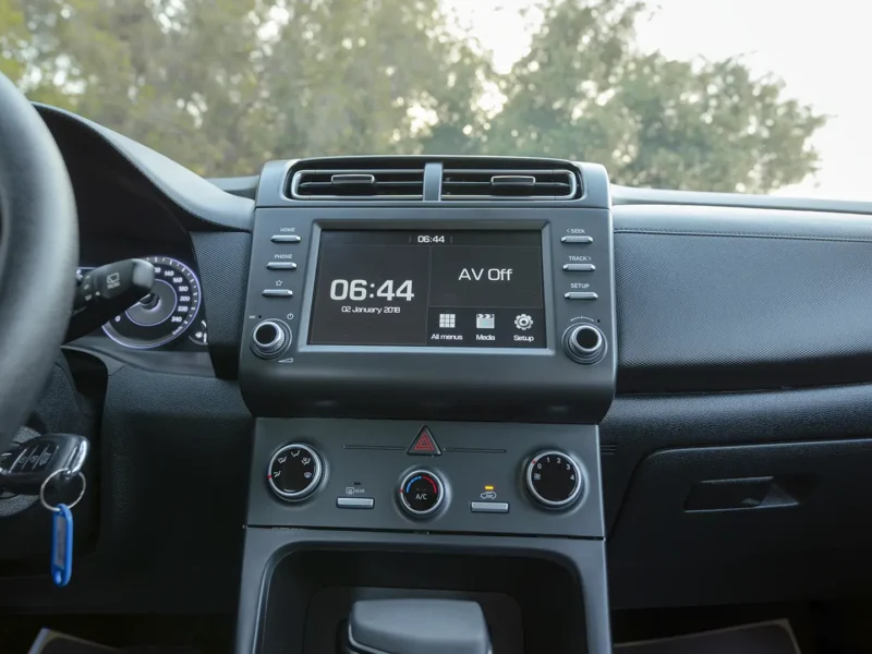 2025 Hyundai Creta Smart 1.5 Litres 4 Cylinders Petrol Engine White Black SUV GCC Specs