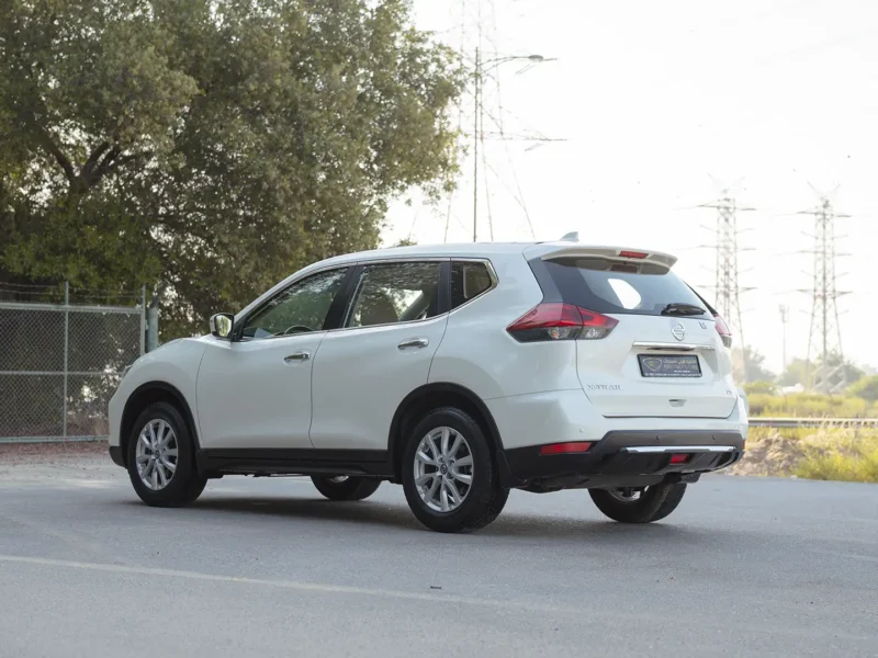 2022 Nissan X-Trail S 2.5 Litres 4 Cylinders Petrol Engine White Beige SUV GCC Specs