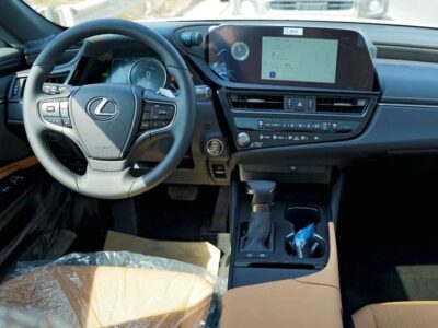 2026 LEXUS ES300h 2.5 Litres 4 Cylinders HYBRID Engine Black Silver Sedan GCC Specs