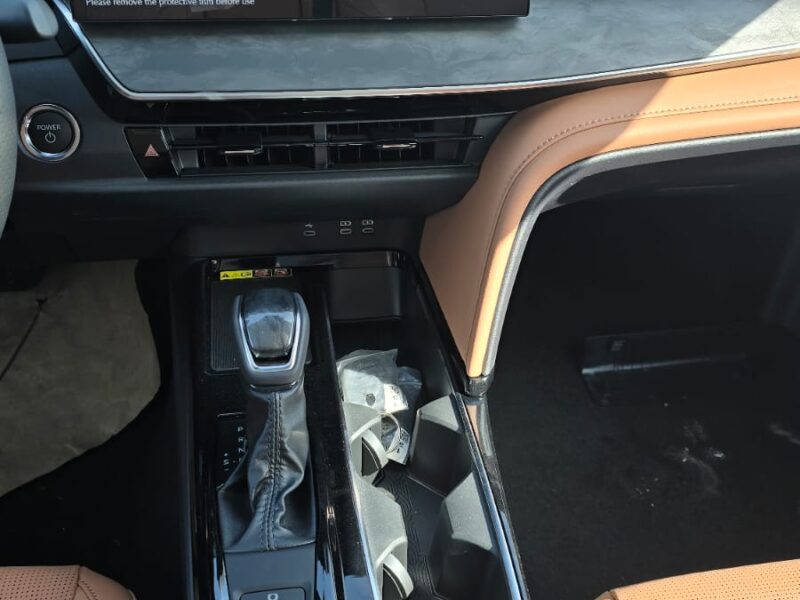 2026 Toyota Camry 2.5 Litres 4-cylinder Hybrid Engine Black Tan Sedan GCC Specs