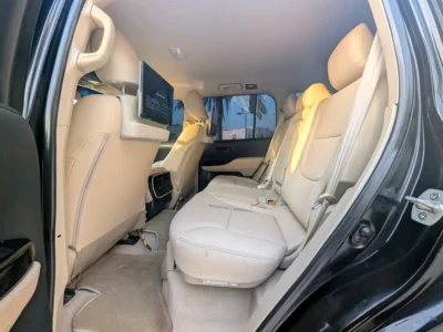2022 Toyota Land Cruiser GXR 3.5L Twin-Turbo V6 Diesel Engine Black beige SUV GCC Specs