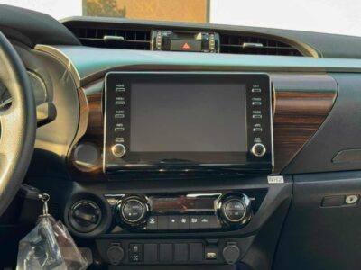 2026 Toyota Hilux SR5 2.8 Litres V4 DIESEL Engine Black Pickup Truck GCC Specs Automatic