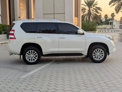 2017 Toyota Prado GXR 2.7 Litres V4 Engine White Beige SUV GCC Specs Excellent Condition