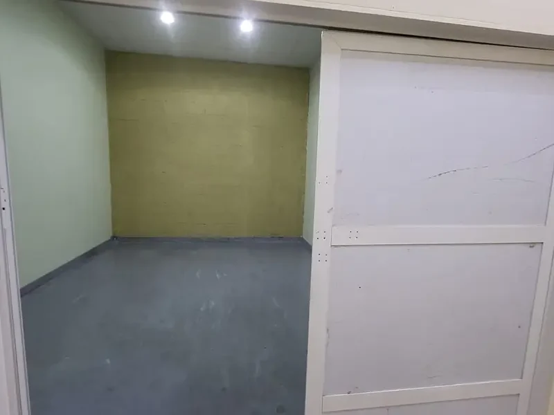 Al Quoz Industrial 4 550 SQFT READY TO MOVE IN STORAGE WAREHOUSE