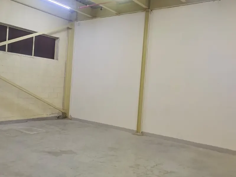 950 sqft Al Quoz 4 STORAGE AREA FOR RENT ON GROUND FLOOR