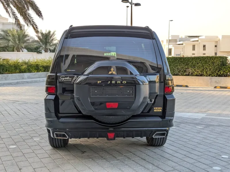 2020 Mitsubishi Pajero GLS Signature Edition 3.8L V6 Petrol Engine Black SUV GCC Specs