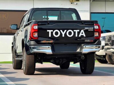2026 Toyota Hilux SR5 2.8 Litres V4 DIESEL Engine Black Pickup Truck GCC Specs Automatic