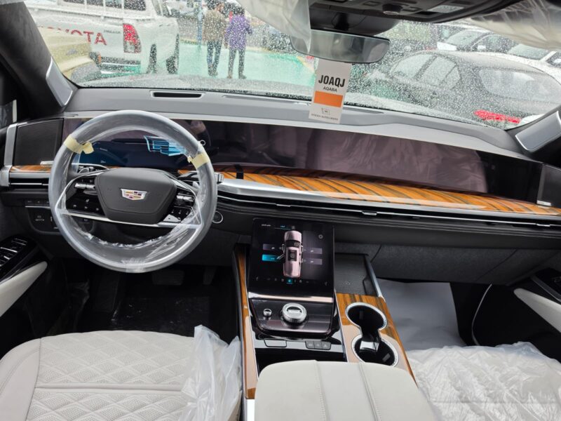 2026 Cadillac Escalade 6.2 Litres V8 Sport Platinum VIP Black White SUV GCC Specs