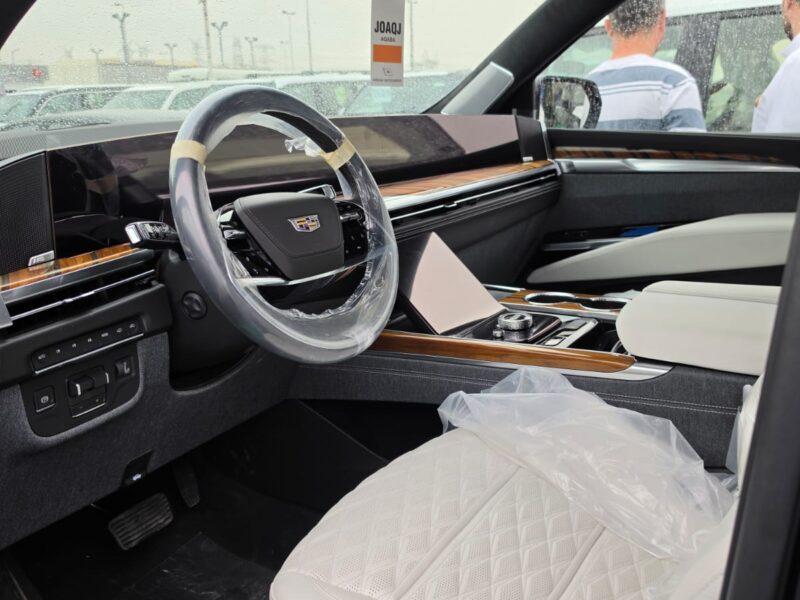2026 Cadillac Escalade 6.2 Litres V8 Sport Platinum VIP Black White SUV GCC Specs