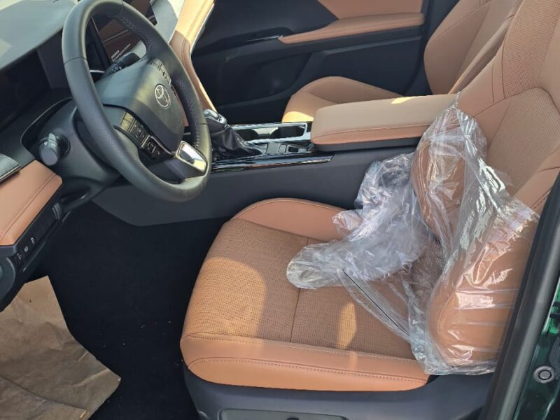 2026 Toyota Camry 2.5 Litres 4-cylinder Hybrid Engine Black Tan Sedan GCC Specs