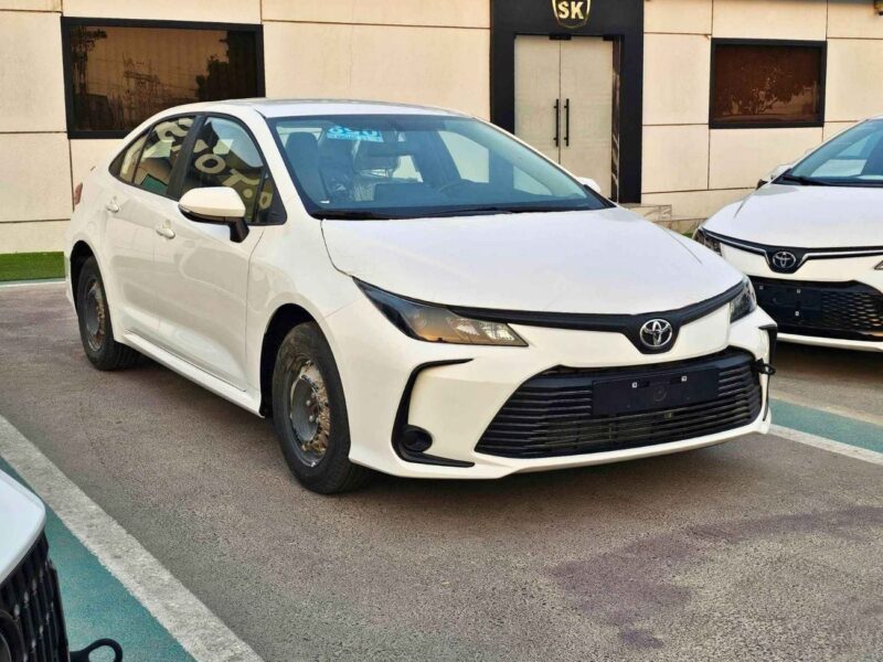 2026 Toyota Corolla XLI E 1.6 Litres V4 PETROL Engine White beige Sedan GCC Specs