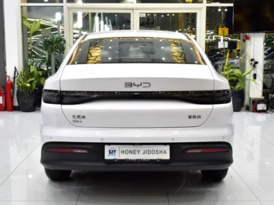2025 BYD Seal 05 Comfort 4 Cylinders Plug-in Hybrid Engine White Sedan Chinese Specs
