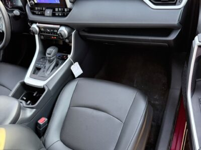 2025 TOYOTA RAV 4 XLE AWD 2.5 Litres V4 Petrol Engine Red Grey SUV American Specs