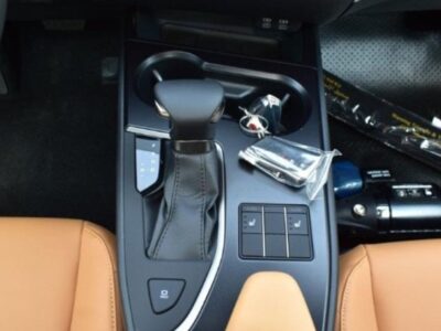 2026 Lexus UX 200 2.0 Litres Inline-4 Petrol Engine Grey Tan Sedan GCC Specs FWD