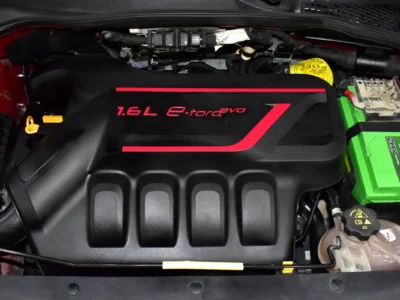 2017 Dodge Neon SE 4 Cylinders Petrol Engine Red Beige Sedan GCC Specs Automatic