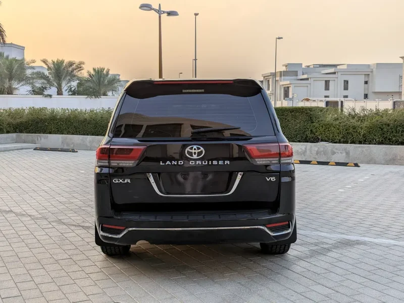 2019 Toyota Land Cruiser GXR V6 4.0L Facelifted 2025 Black Beige SUV GCC Specs Full Option