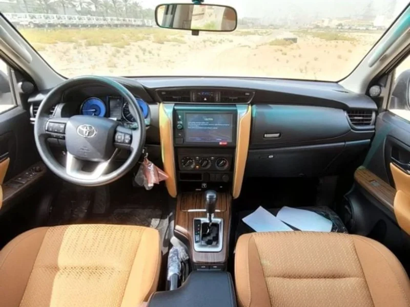 2026 TOYOTA FORTUNER 2.7 Litres 4-Cylinder Petrol Black Tan SUV GCC Specs