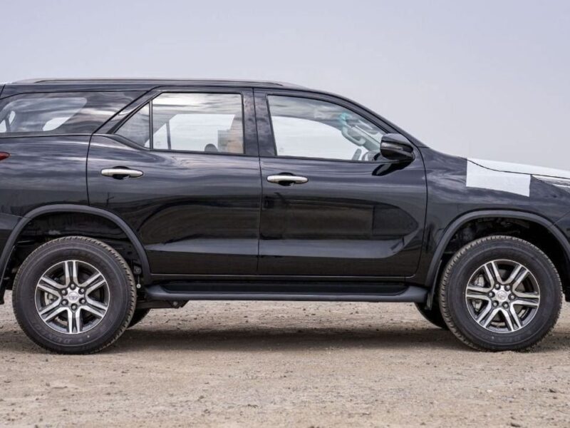 2026 TOYOTA FORTUNER 2.7 Litres 4-Cylinder Petrol Black Tan SUV GCC Specs