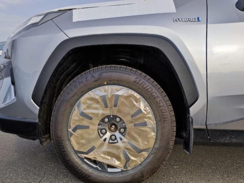 2025 Toyota RAV 4 2.5 Litres 4-cylinder Petrol Engine Grey Tan SUV GCC Specs