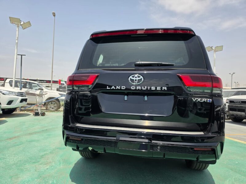 2026 Toyota Land Cruiser LC300 VXR 4.0 Litres V6 Petrol Engine Black SUV GCC Specs