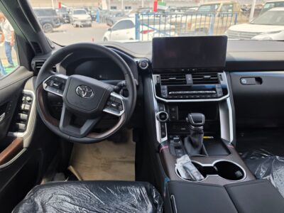 2026 Toyota Land Cruiser LC300 VXR 4.0 Litres V6 Petrol Engine Black SUV GCC Specs