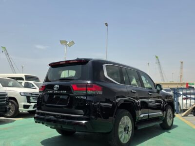 2026 Toyota Land Cruiser LC300 VXR 4.0 Litres V6 Petrol Engine Black SUV GCC Specs