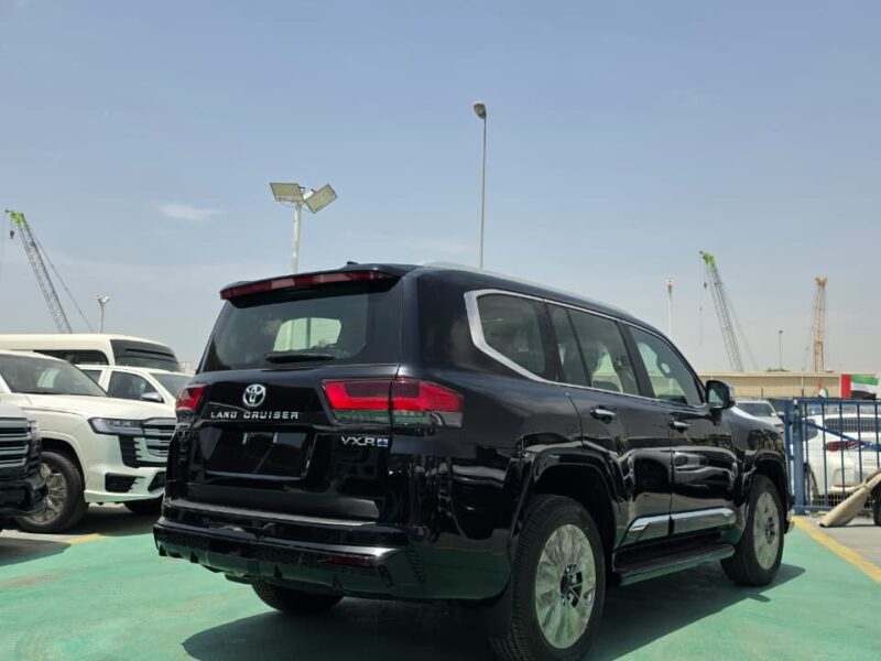 2026 Toyota Land Cruiser LC300 VXR 4.0 Litres V6 Petrol Engine Black SUV GCC Specs
