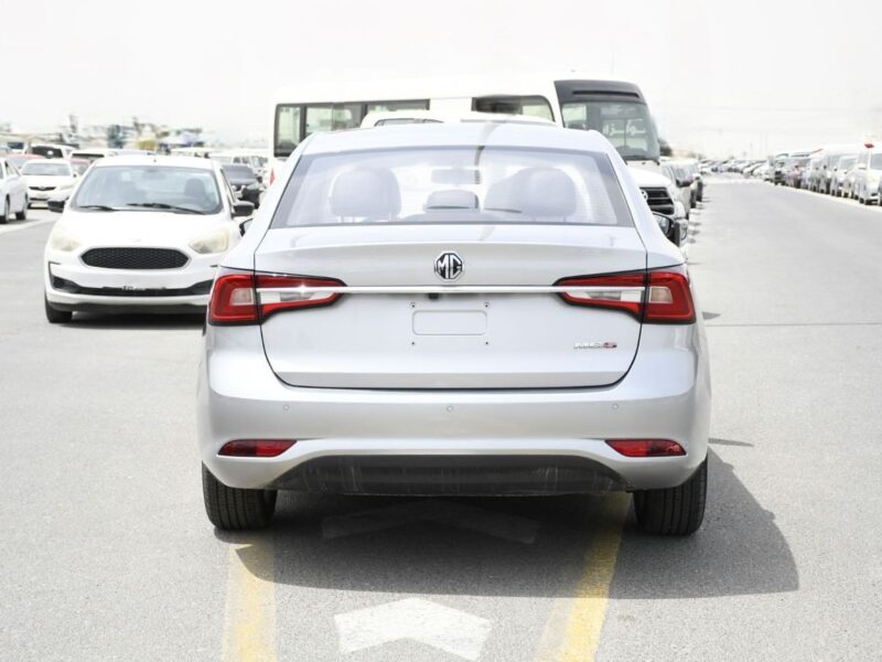 2025 MG MG5 1.5L Comfort 4 Cylinders Petrol Engine Silver Black Sedan GCC Specs