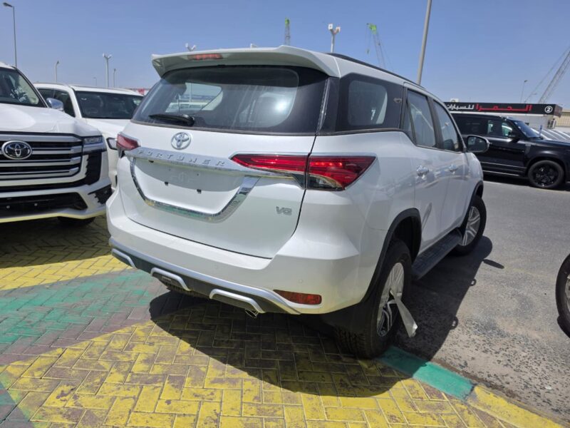 2026 TOYOTA FORTUNER 4.0 Litres V6 PETROL Engine White Tan SUV GCC Specs FULL OPTION