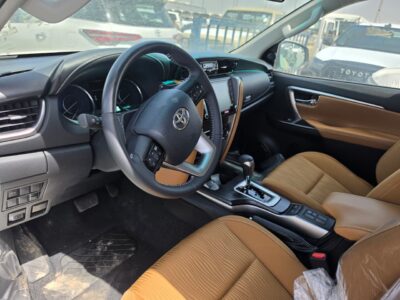 2026 TOYOTA FORTUNER 4.0 Litres V6 PETROL Engine White Tan SUV GCC Specs FULL OPTION