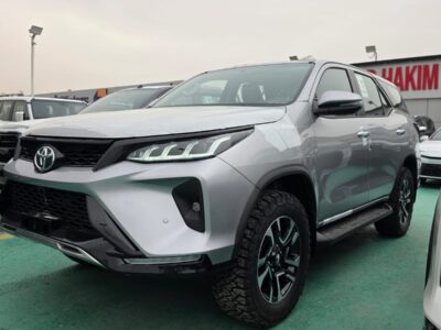 2026 TOYOTA FORTUNER 2.7 Litres 4-Cylinder Petrol Silver Black SUV GCC Specs